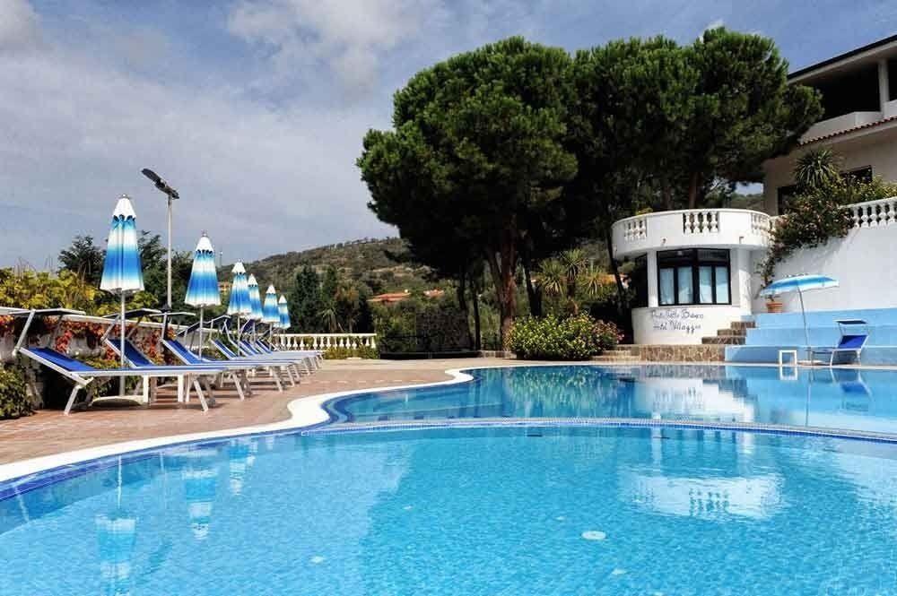 Villaggio Pineta Petto Bianco Capo Vaticano Eksteriør bilde